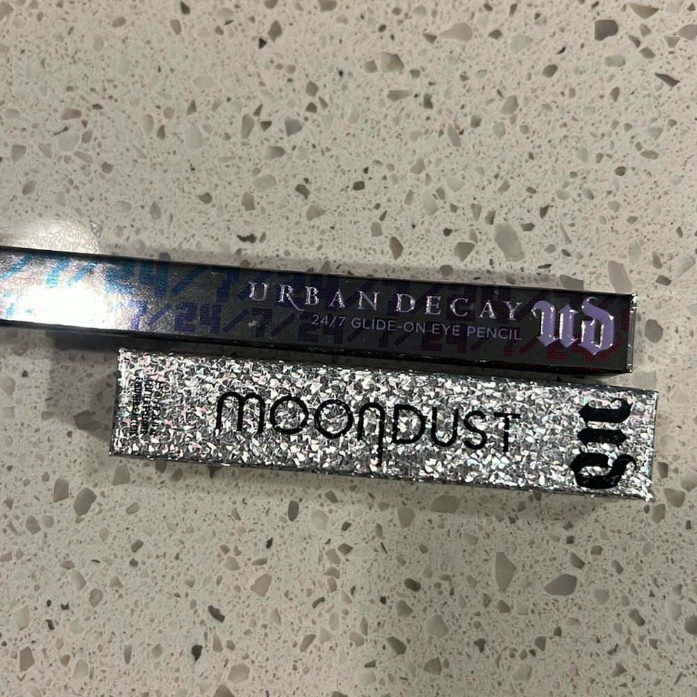 Urban decay eyeliner 24 hour pencil and moon dust